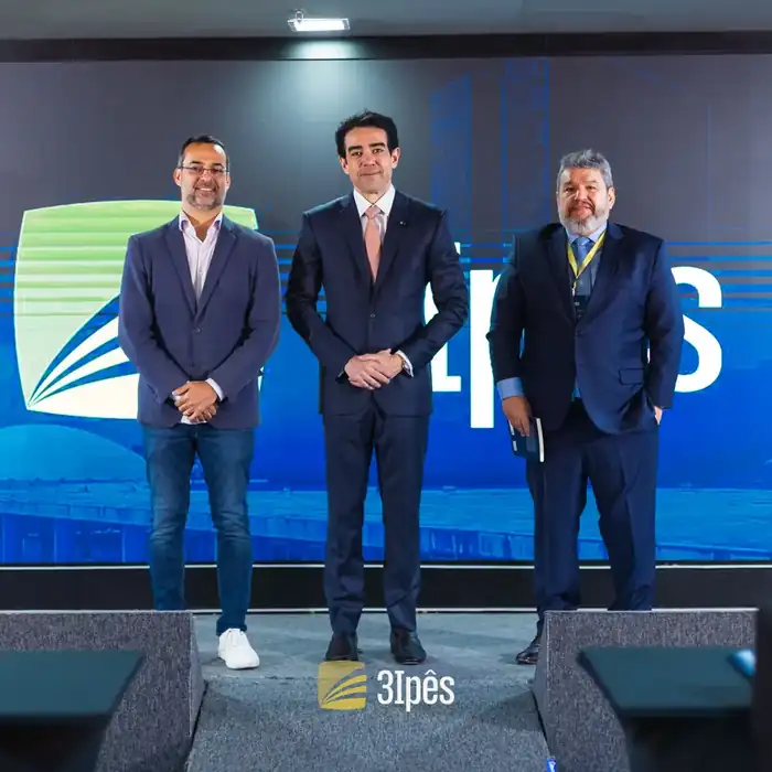 Nicola Khoury, Bruno Dantas e Marcelo Barros no palco da primeira edição